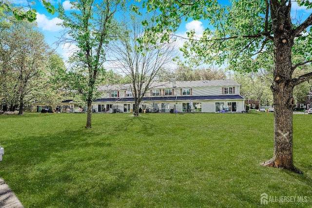 307 Palombi Ct, East Brunswick, NJ 08816 - view of front of property featuring a front yard