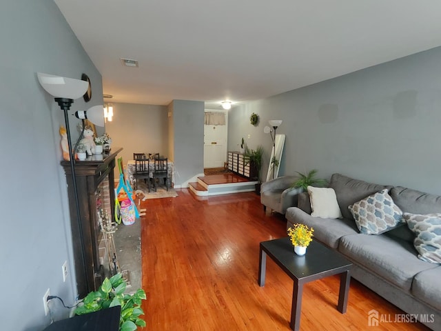 323 Gill Ln Unit 12Q, Iselin, NJ 08830 - photo 3