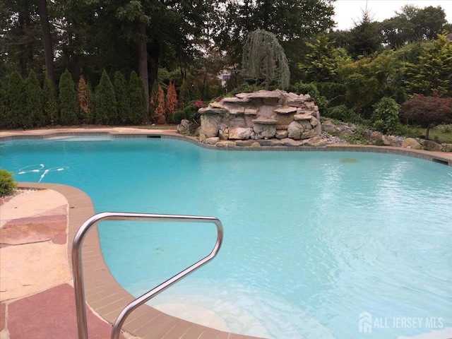 6 Lexington Ct, Monroe, NJ 08831 - view of outdoor pool