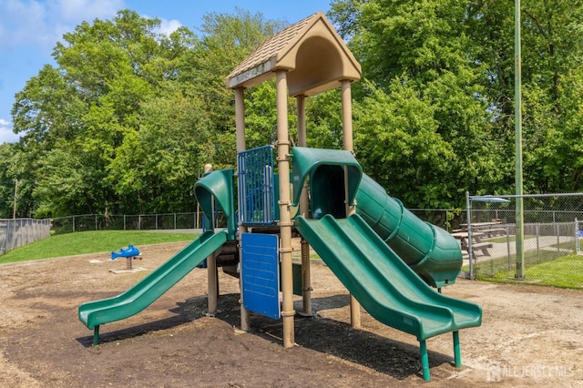 401 US Highway 22nd Rd Unit B8U1, North Plainfield, NJ 07060 - community jungle gym with view of wooded area
