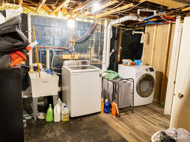 237 Cook Ave, Middlesex, NJ 08846 - interior space featuring independent washer and dryer and a sink