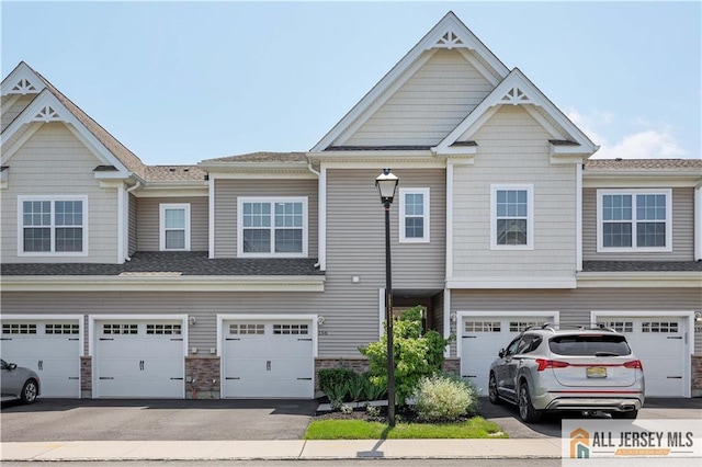 156 Grabowski Dr, Sayreville, NJ 08859 - photo 1