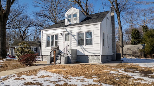 35 Red Bank Rd, Spotswood, NJ 08884 - view of front facade with a chimney