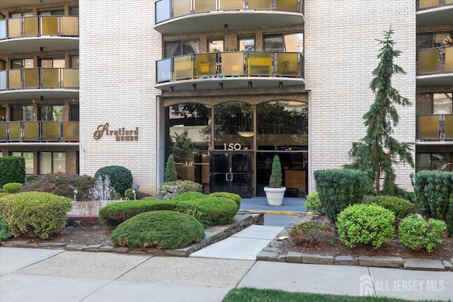 150 Overlook Ave Unit 15E, Hackensack, NJ 07601 - view of apartment building / complex