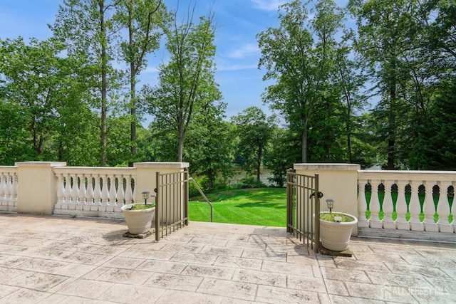 27 Mare Haven Ct, North Brunswick, NJ 08902 - view of patio / terrace with view of wooded area