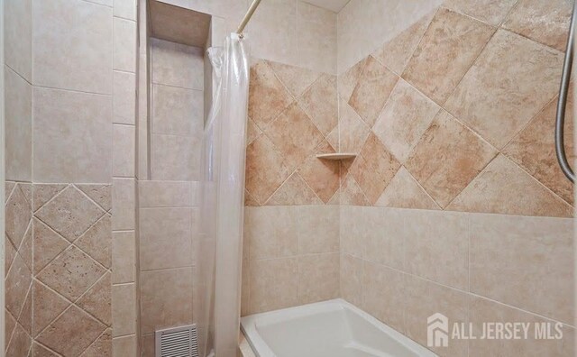 152 Northampton Dr, Holmdel, NJ 07733 - photo 8
