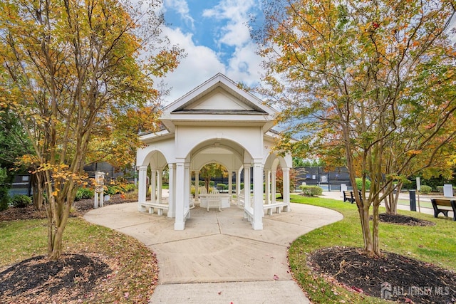 6 Diamond Spring Dr, Monroe, NJ 08831 - view of property's community with a lawn