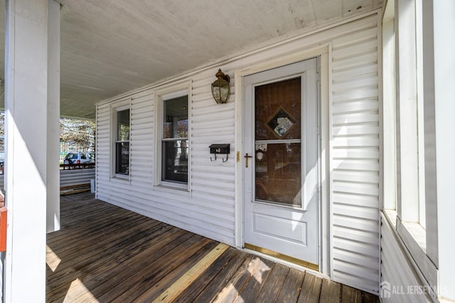 667 Seminary Ave, Rahway, NJ 07065 - view of exterior entry with a porch