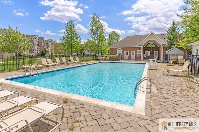 199 Pinelli Dr, Piscataway, NJ 08854 - community pool with a patio area
