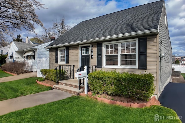 202 Jackson Ave, Edison, NJ 08837 - cape cod-style house with roof with shingles