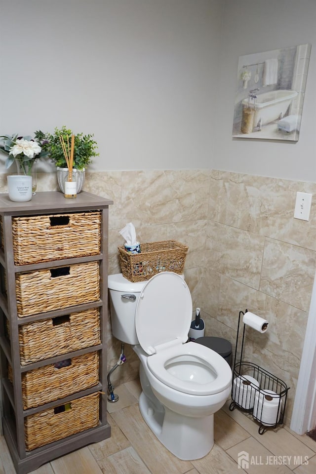 709 Wadsworth Ave, South Plainfield, NJ 07080 - bathroom with tile walls and wainscoting