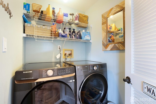 22 Fairway Blvd, Monroe, NJ 08831 - washroom with washer and dryer