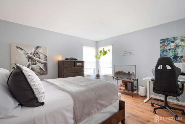 22 Fairway Blvd, Monroe, NJ 08831 - bedroom featuring light wood-type flooring