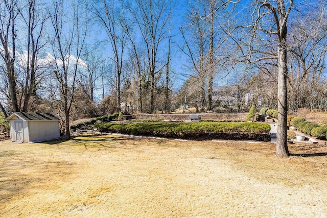 108 Colonia Rd, Colonia, NJ 07067 - view of yard featuring a storage unit and an outdoor structure