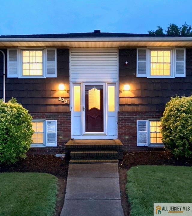 323 Green St, Woodbridge Proper, NJ 07095 - view of exterior entry