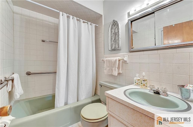 323 Green St, Woodbridge Proper, NJ 07095 - bathroom with shower / bathtub combination with curtain, vanity, and tile walls