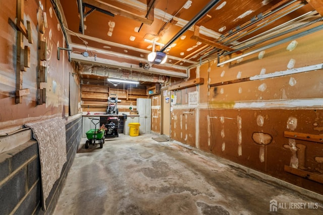 41 Winton Rd, East Brunswick, NJ 08816 - garage featuring a garage door opener