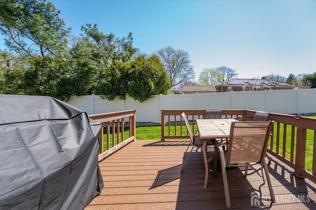 675 Raritan Rd, Clark, NJ 07066 - wooden terrace featuring outdoor dining area