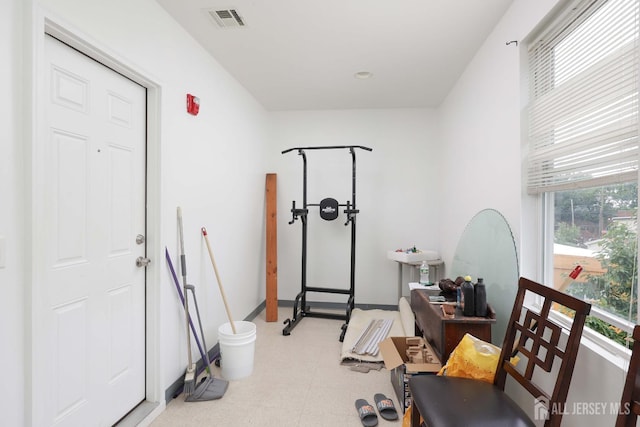 440 Bruck Ave, Perth Amboy, NJ 08861 - workout room featuring light flooring