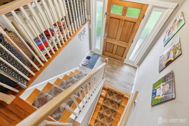 522 Hancock St, Middlesex, NJ 08846 - foyer featuring wood finished floors, stairs, and baseboards