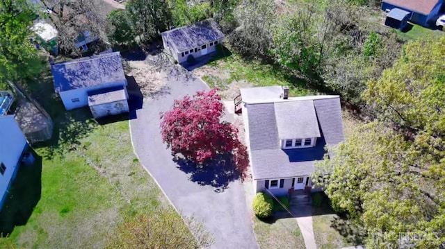 aerial view of property and surrounding area