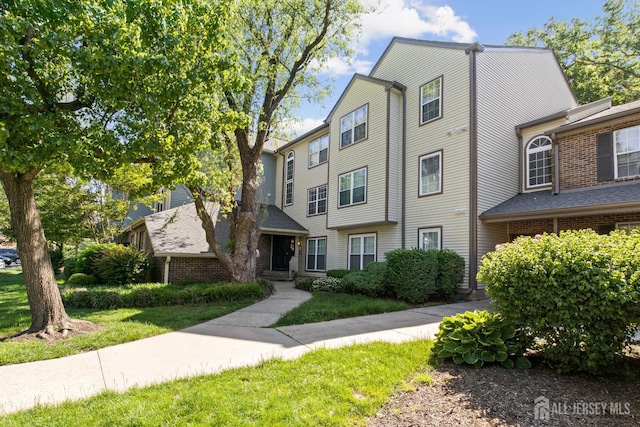6072 Cedar Ct, South Brunswick, NJ 08852 - view of property featuring a front lawn