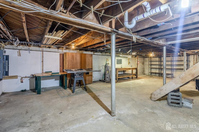 170 Jordon Rd, Colonia, NJ 07067 - unfinished basement with a workshop area