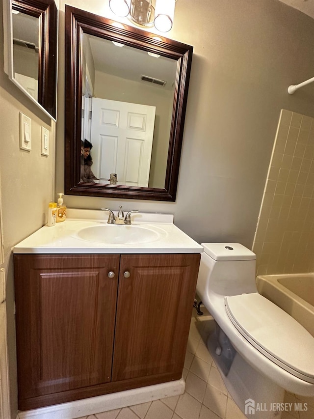 158 Mill Run, Hightstown, NJ 08520 - full bath with tile patterned floors, toilet, vanity, and shower / tub combination