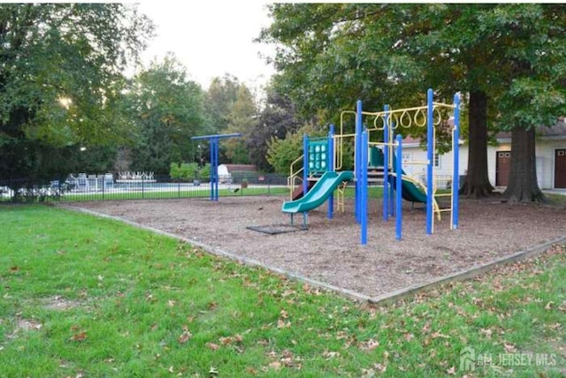 158 Mill Run, Hightstown, NJ 08520 - view of communal playground