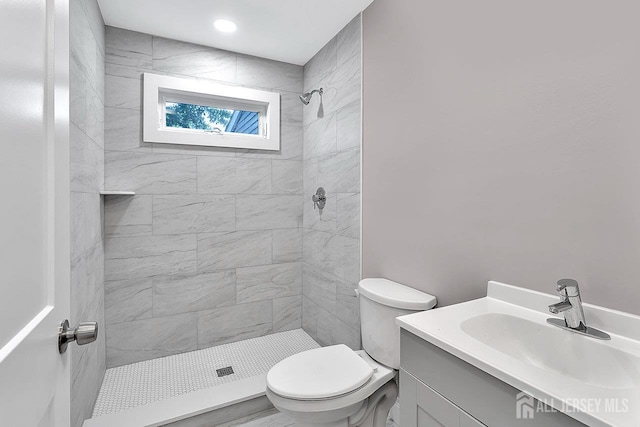 64 2nd Ave, Port Reading, NJ 07064 - full bath with tiled shower, toilet, and vanity