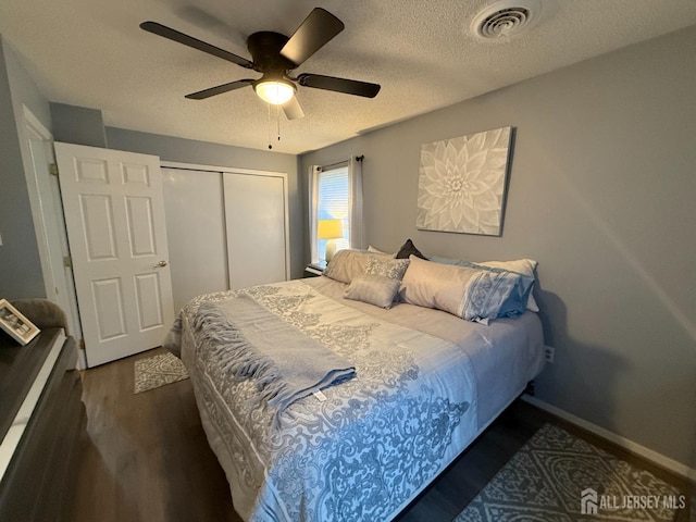 4 Hemlock Hill Rd, Jackson, NJ 08527 - bedroom featuring a closet, a textured ceiling, wood finished floors, and ceiling fan