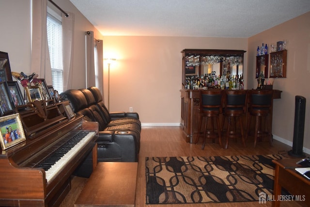 4 Hemlock Hill Rd, Jackson, NJ 08527 - living area with a dry bar and wood finished floors