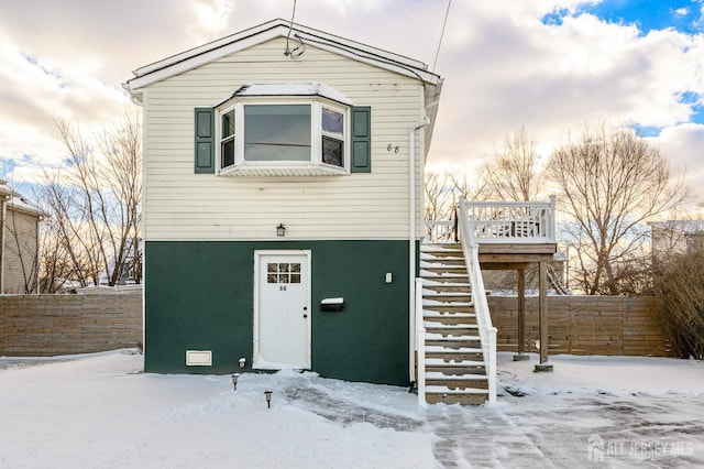 view of front of property