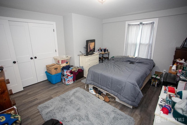 20 Prentice Ave, South River, NJ 08882 - bedroom featuring wood finished floors and a closet