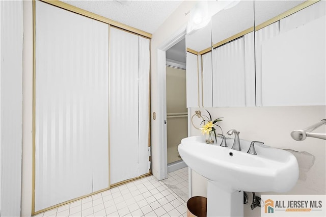 40 Haddon Rd Unit 40B, Monroe, NJ 08831 - bathroom with a sink