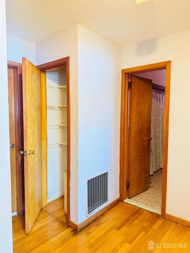 93 N Washington Ave N, Colonia, NJ 07067 - photo 8