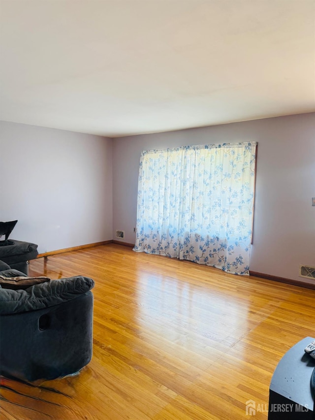 93 N Washington Ave N, Colonia, NJ 07067 - photo 4