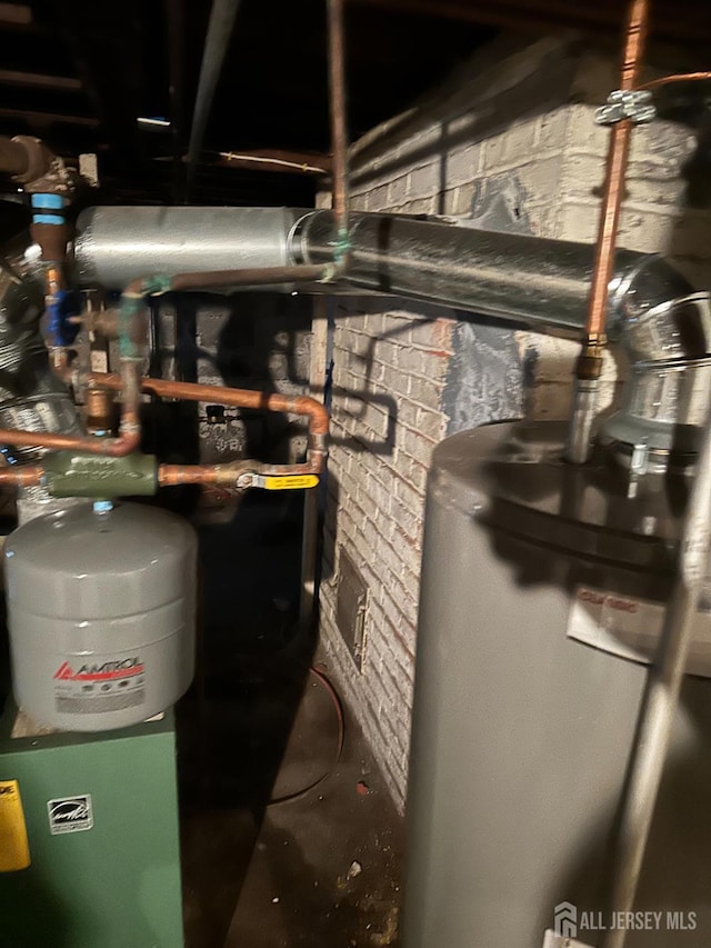 359 Parkway Ave, Trenton, NJ 08618 - utility room with water heater
