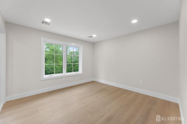 116 Hunt Dr, Princeton, NJ 08540 - unfurnished room featuring baseboards, light wood-style flooring, and recessed lighting