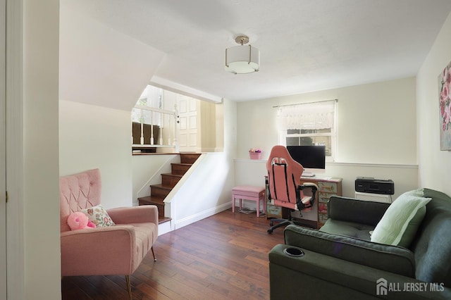 505 Runyon Ave, Piscataway, NJ 08854 - home office with hardwood / wood-style floors and baseboards