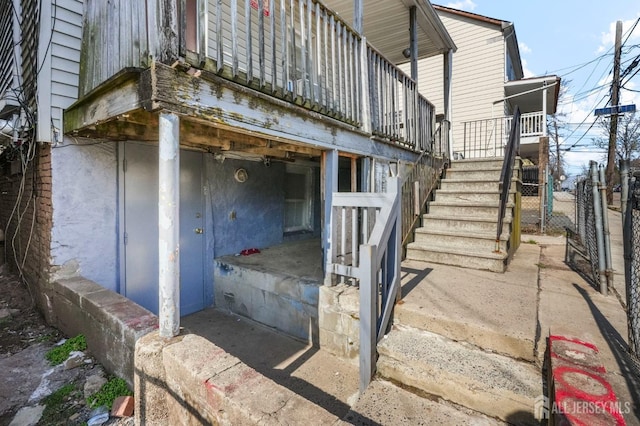 188 Seaman St, New Brunswick, NJ 08901 - view of exterior entry with fence