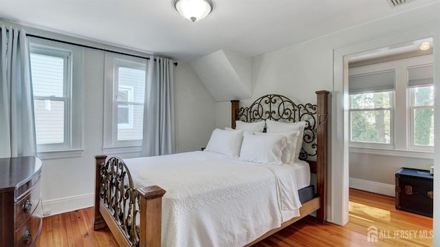 939 Salem Rd, Union Twp, NJ 07083 - bedroom featuring light wood-style flooring and baseboards