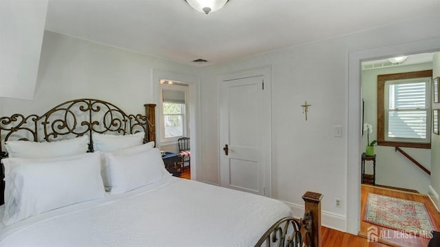 939 Salem Rd, Union Twp, NJ 07083 - bedroom with wood finished floors and baseboards