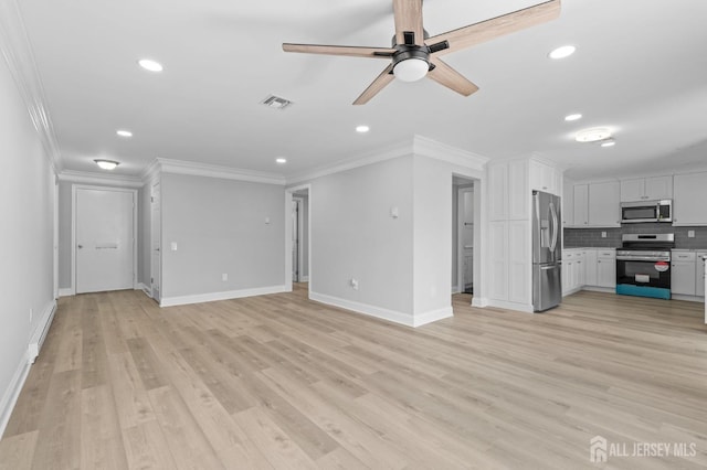91 Dogwood Plz Unit A, Monroe, NJ 08831 - unfurnished living room featuring baseboards, recessed lighting, a ceiling fan, crown molding, and light wood-style flooring