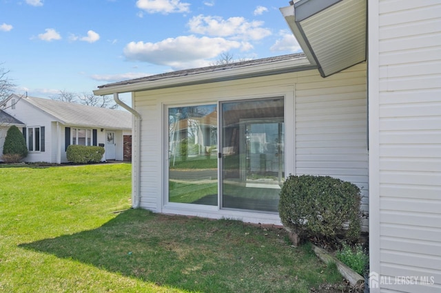 91 Dogwood Plz Unit A, Monroe, NJ 08831 - view of side of property with a yard