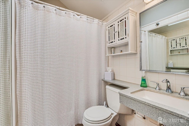 66 Broadway Ave, Colonia, NJ 07067 - photo 32