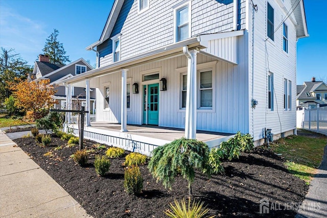 view of front of house featuring covered porch