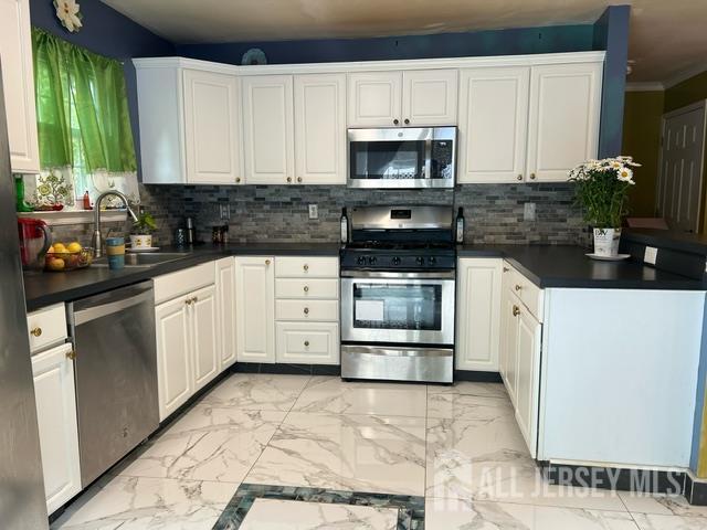 52 Windsong Cir E, Brunswick, NJ 08816 - photo 5