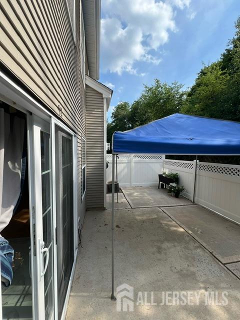 52 Windsong Cir E, Brunswick, NJ 08816 - photo 18