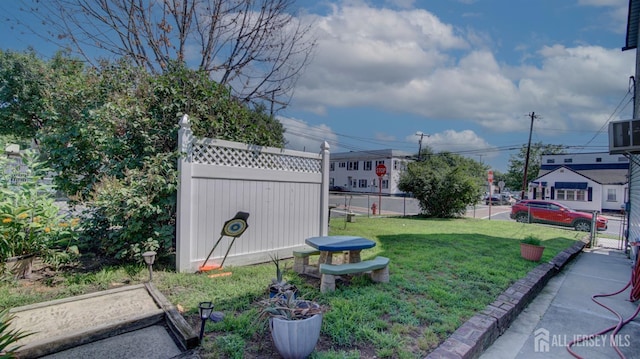 110 N Pine Ave, South Amboy, NJ 08879 - view of yard